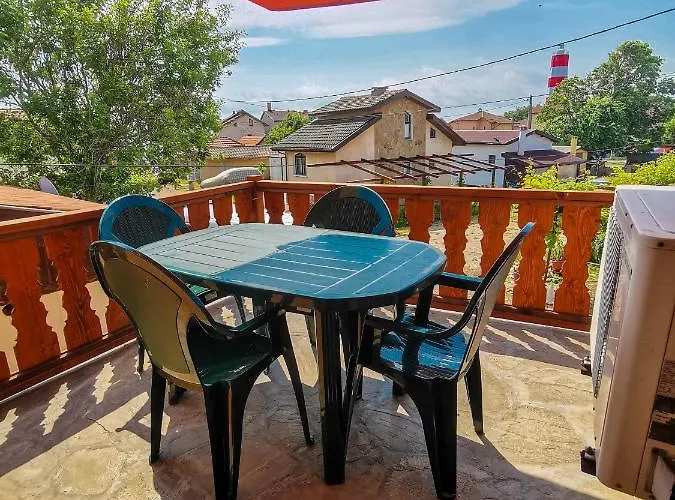 къща за гости,,вила росица,,