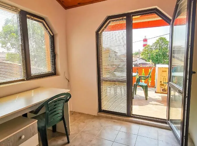 Луксозна вила къща за гости,,вила росица,, Шабла